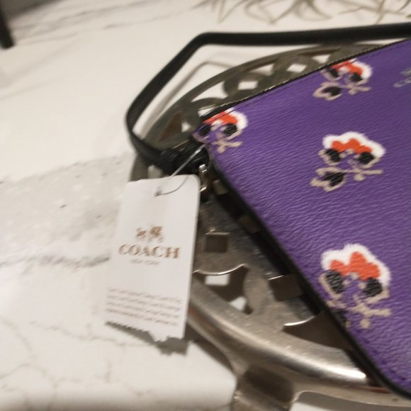 Coach Small Wristlet Bramble Rose Print Canvas-BNWT - Picture 8 of 9